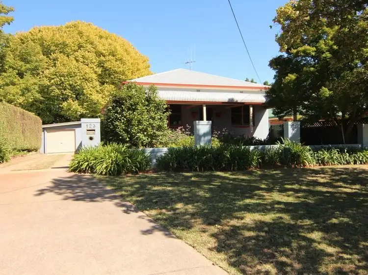 123 Sampson Street, Orange NSW 2800