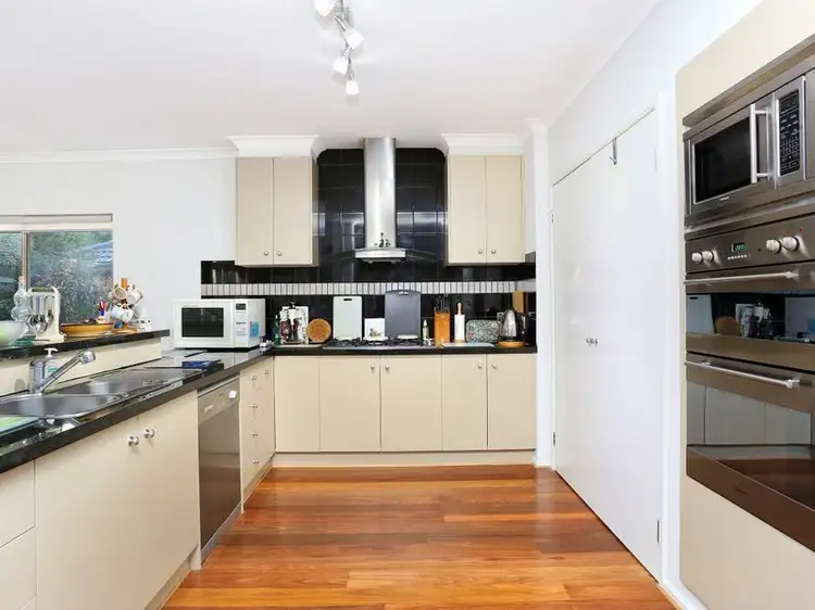 Fifth view of Homely house listing, 10 Bloomingdale Court, Sanctuary Lakes VIC 3030