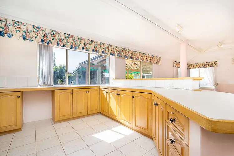 Seventh view of Homely house listing, 18 The Broadview, Landsdale WA 6065