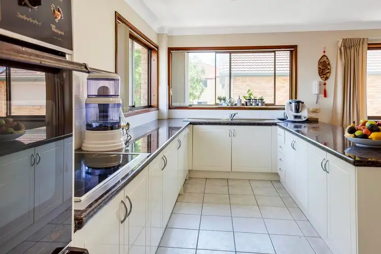 9/250 Marine Parade, Labrador QLD 4215