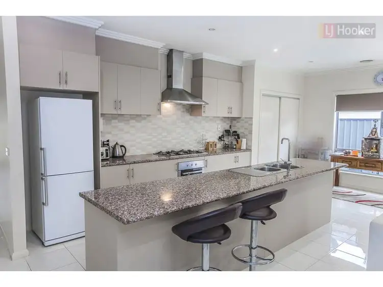 Fifth view of Homely house listing, 286 Waterview Boulevard, Craigieburn VIC 3064