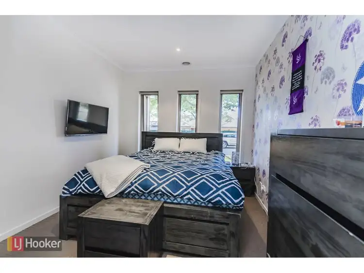 Fifth view of Homely house listing, 32 Fawkner Lane, Craigieburn VIC 3064