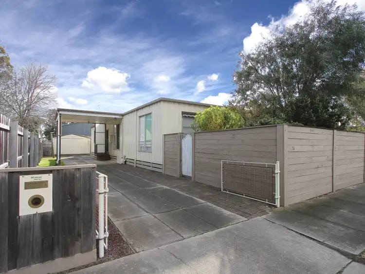 25 Alexandra Ave, Sale VIC 3850