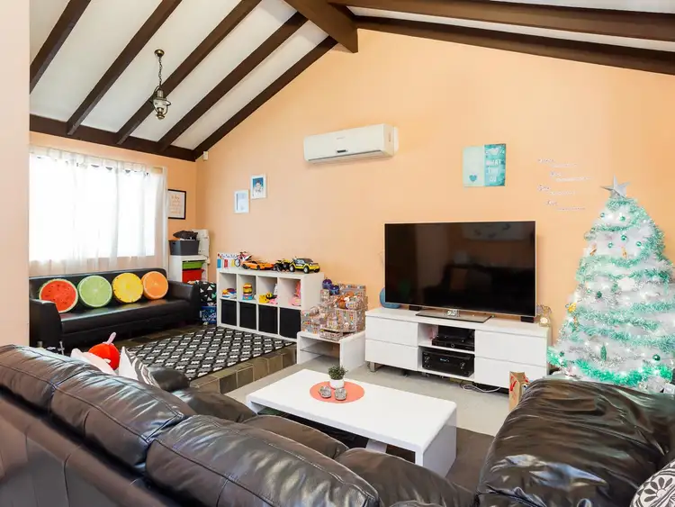 Second view of Homely house listing, 9 Kingfisher Place, Yangebup WA 6164