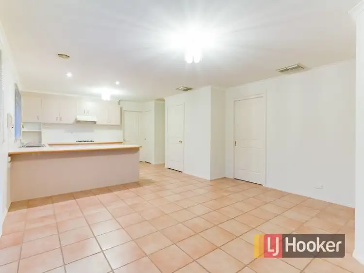 Sixth view of Homely unit listing, 2/5 - 17 William Road, Berwick VIC 3806