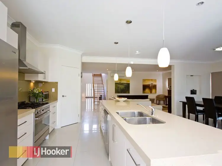 111 Alexandra Street, Sandgate QLD 4017