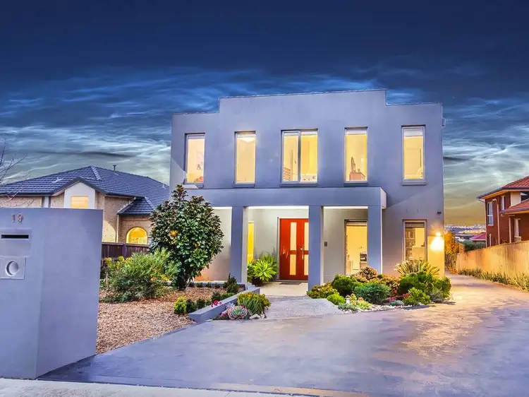 19 Parkside Rise, Craigieburn VIC 3064