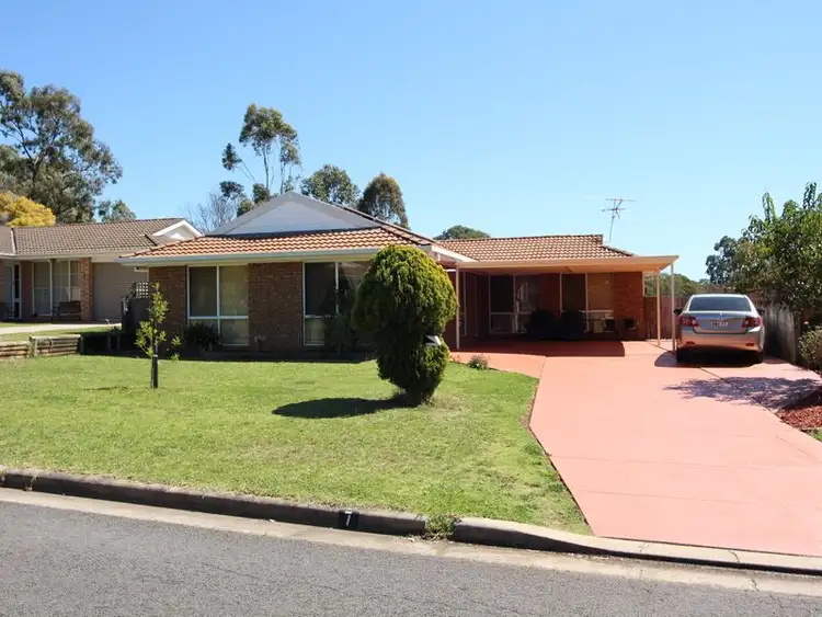 7 Bennett Street, Minto NSW 2566