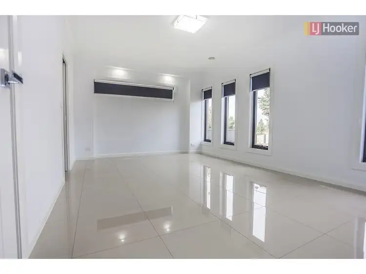 Fifth view of Homely house listing, 19 Plaza Court, Roxburgh Park VIC 3064