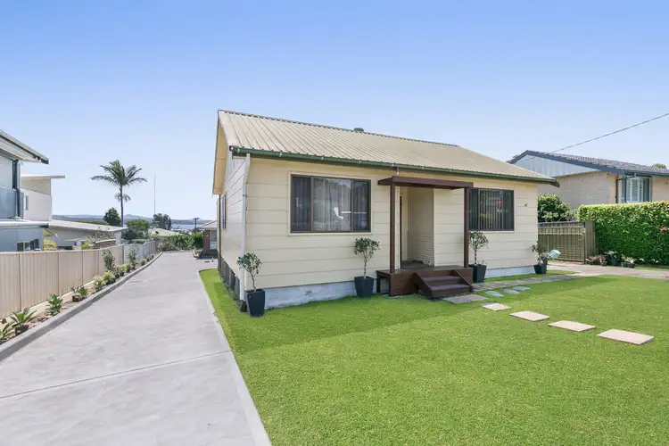 41 Lurnea Crescent, Valentine NSW 2280