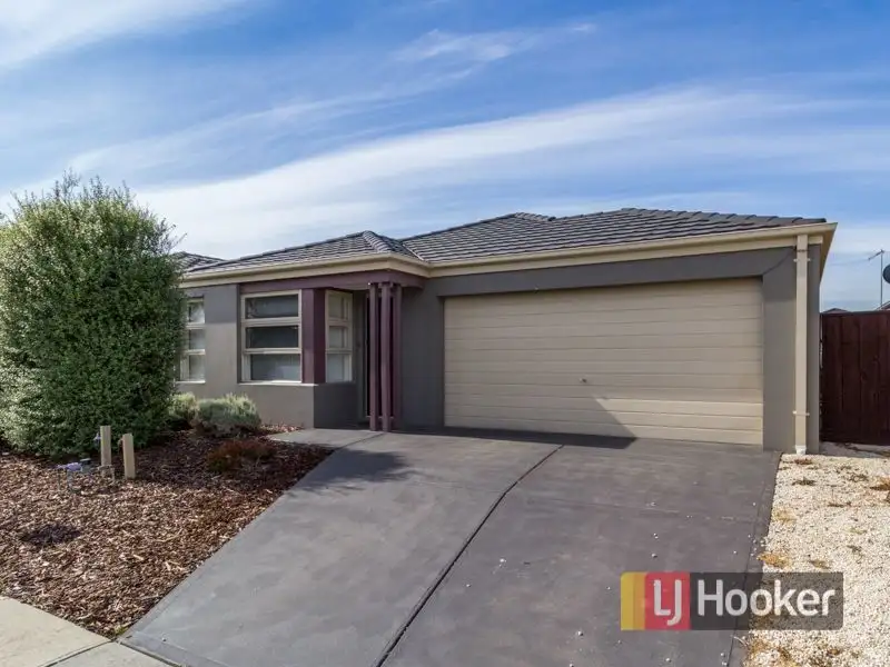 Main view of Homely house listing, 8 Olivebank Crescent, Cranbourne North VIC 3977