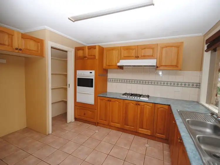 Second view of Homely house listing, 7 Wattleview Court, Alexandra VIC 3714