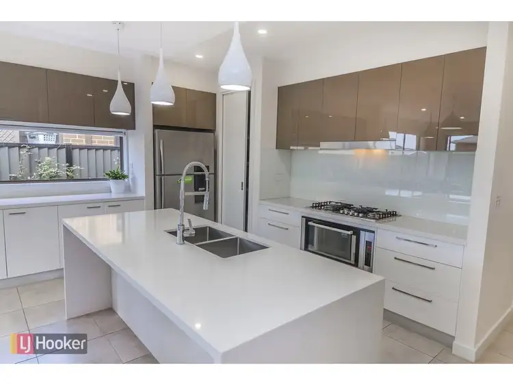 Second view of Homely house listing, 25 Mountleigh Circuit, Craigieburn VIC 3064