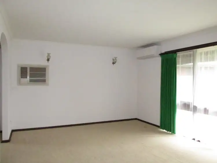 Second view of Homely house listing, 11 Allison Court, Bairnsdale VIC 3875
