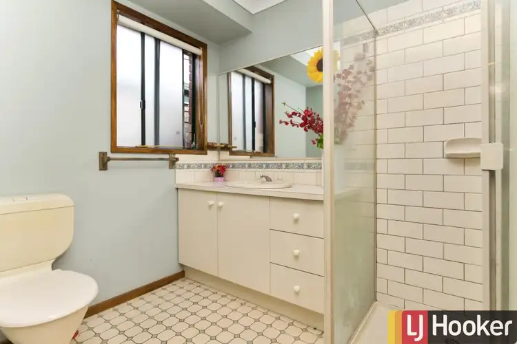 Sixth view of Homely house listing, 18 Karinya Close, Werribee VIC 3030