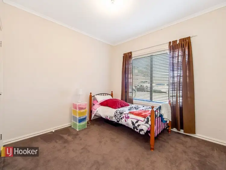 Fifth view of Homely unit listing, 6/17 ELIZABETH ST, Cranbourne North VIC 3977