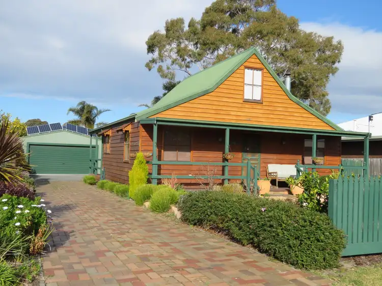 12 Kings Road, Paynesville VIC 3880