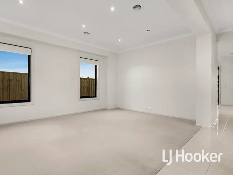 Second view of Homely house listing, 30 Spraypoint Drive, Sanctuary Lakes VIC 3030