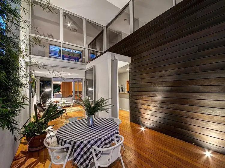 124 Brisbane Corso, Fairfield QLD 4103