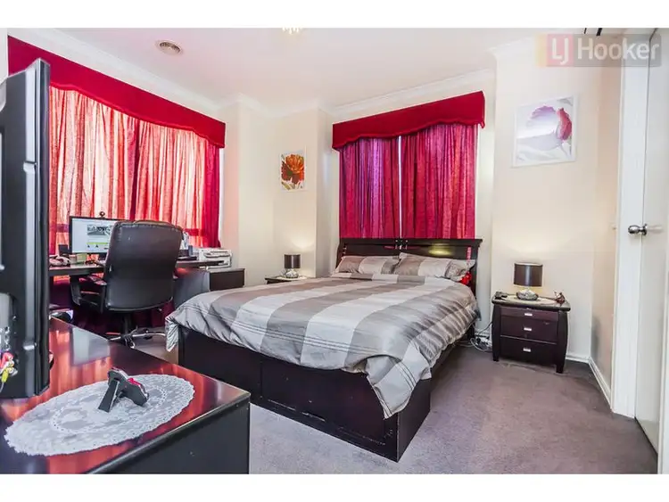 Fifth view of Homely house listing, 8 Tallarook St, Craigieburn VIC 3064