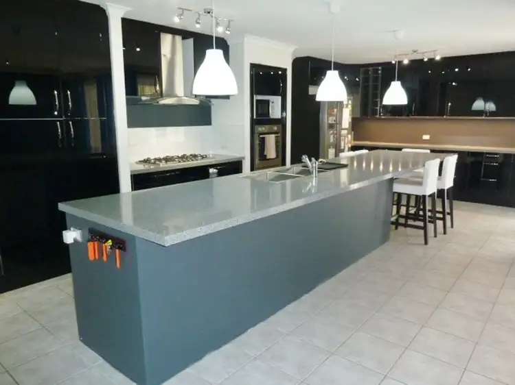 28 Kemshall Way, Maddington WA 6109