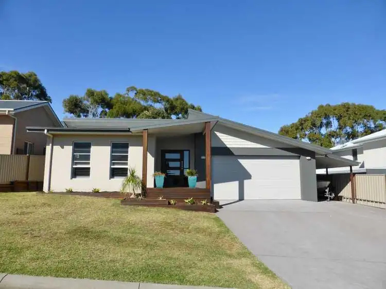 22 Isabella Parade, Forster NSW 2428