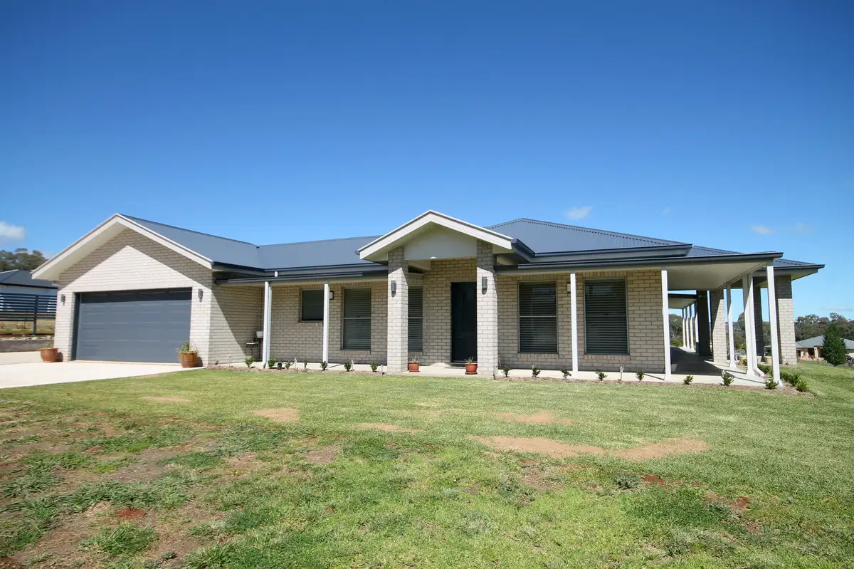 Main view of Homely house listing, 11 Bonnie View Place, Inverell NSW 2360