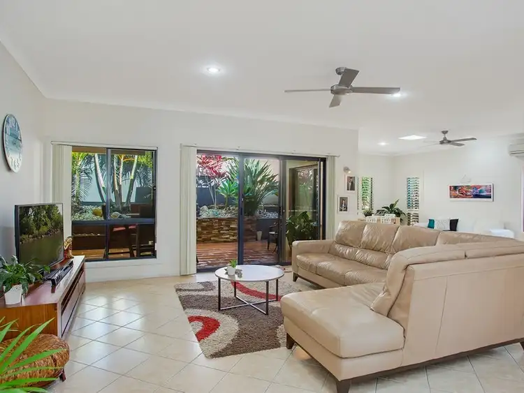 22 Ranier Crescent, Varsity Lakes QLD 4227