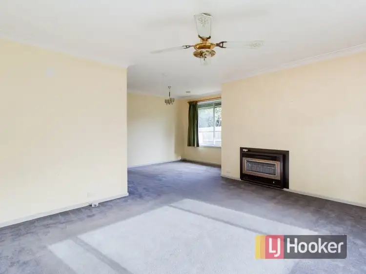 Second view of Homely house listing, 7 Weigela Court, Doveton VIC 3177