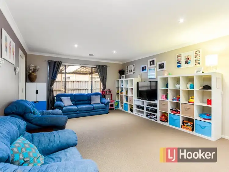 Fifth view of Homely house listing, 17 Yorkshire Drive, Cranbourne North VIC 3977