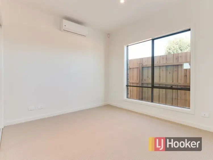Fifth view of Homely house listing, 2/10 Myrtle Grove, Doveton VIC 3177