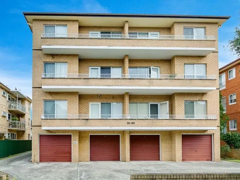 Main view of Homely unit listing, 10/31-33 Queens Road, Brighton-le-sands NSW 2216