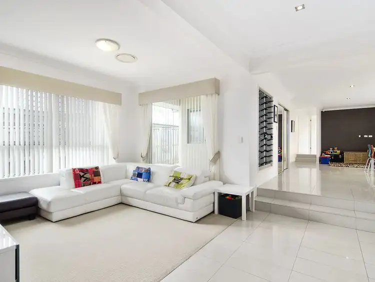7 Twynam Mews, Pacific Pines QLD 4211