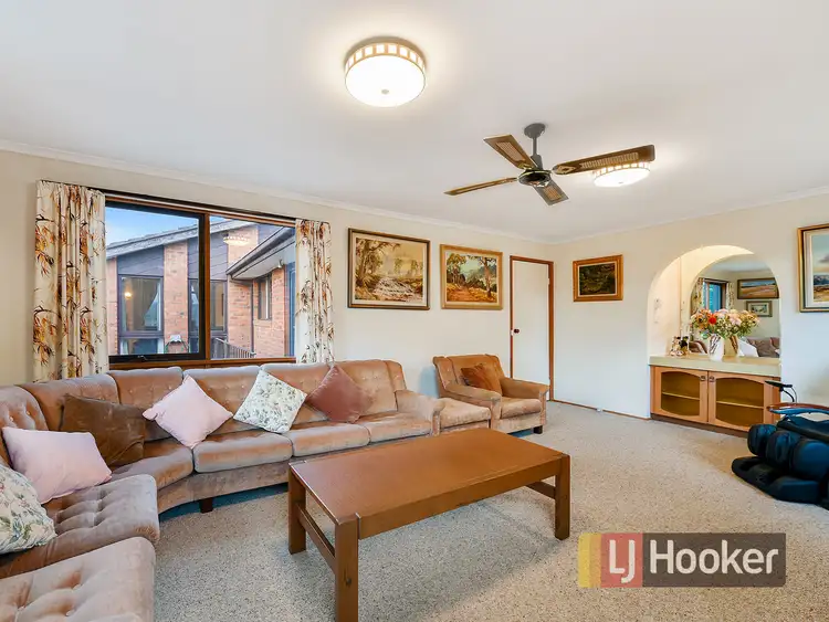 Fifth view of Homely house listing, 6 Avenel Place, Endeavour Hills VIC 3802