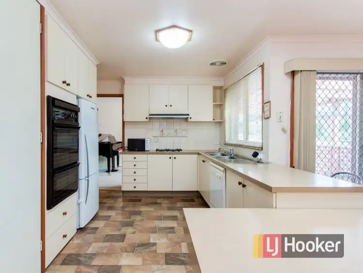 Fifth view of Homely house listing, 8 Rokewood Court, Endeavour Hills VIC 3802