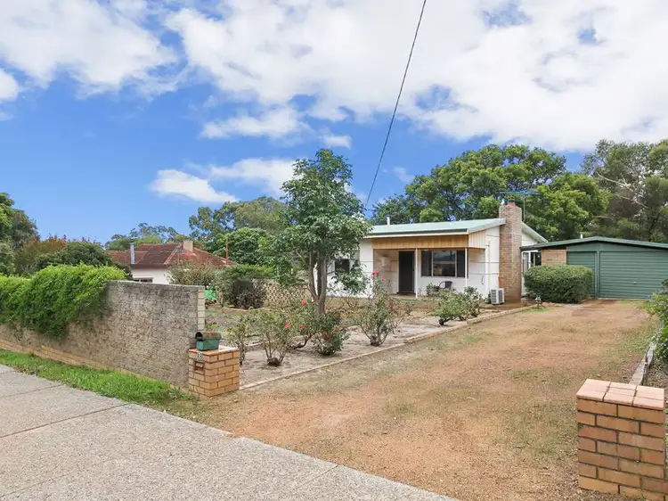 88 Lesmurdie Road, Lesmurdie WA 6076