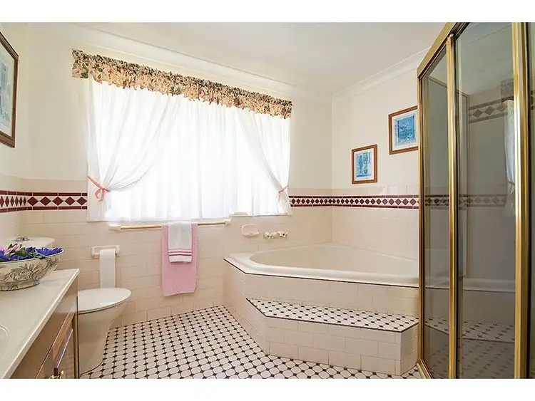 Fourth view of Homely house listing, 10 Eloura Court, Ocean Shores NSW 2483