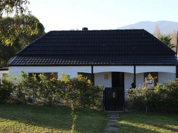 9 Kooringal Place, Bega NSW 2550