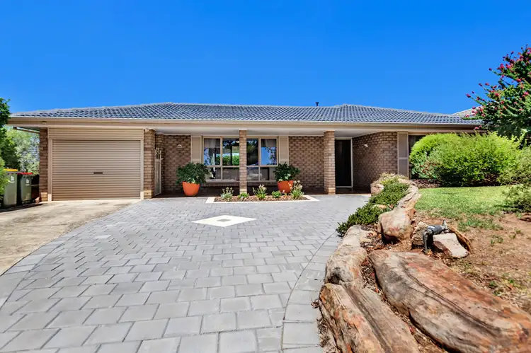10 Doulton Crescent, Modbury Heights SA 5092