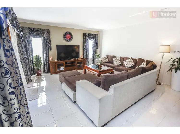 Fifth view of Homely house listing, 19 Mallard Cct, Craigieburn VIC 3064