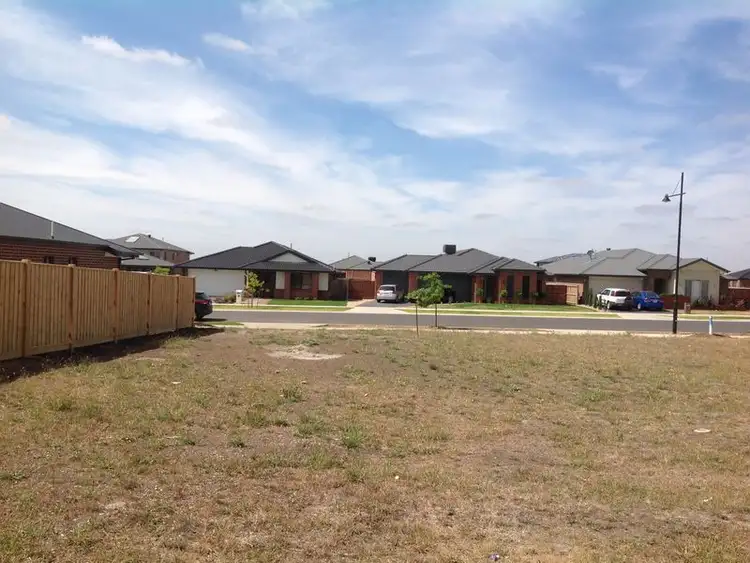 18 Golf Links Drive, Beveridge VIC 3753