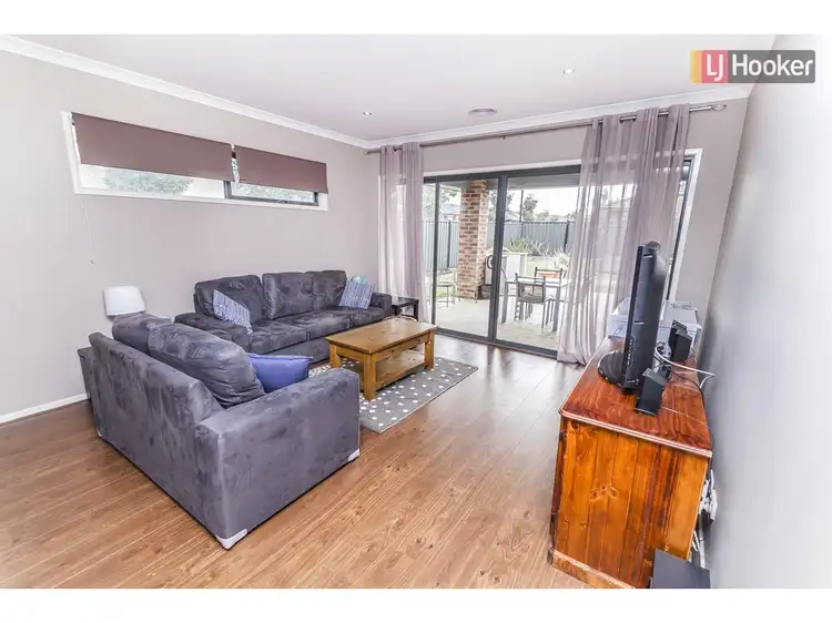 Sixth view of Homely house listing, 16 Gallantry Avenue, Craigieburn VIC 3064