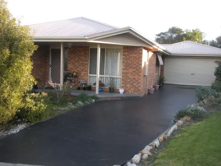 1 Ashwood Court, Lakes Entrance VIC 3909