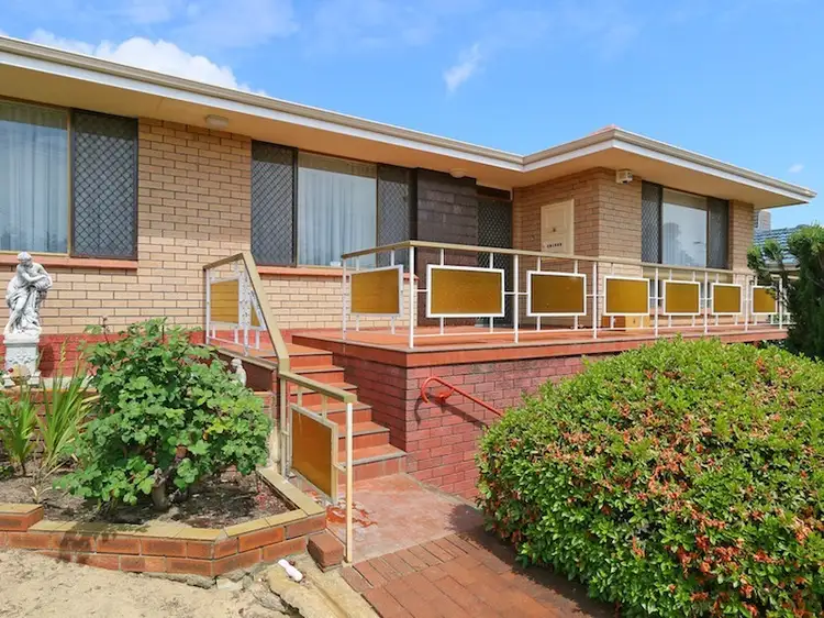 7 Stonehouse Crescent, Bentley WA 6102