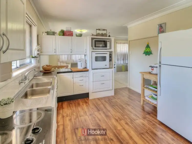 Sixth view of Homely house listing, 18 Tandanya Street, Mansfield QLD 4122