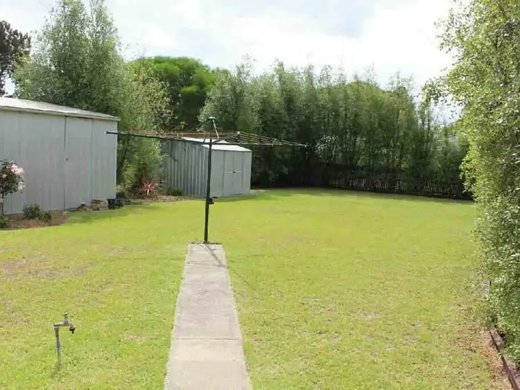 Fifth view of Homely house listing, 10 Walton Street, Rosedale VIC 3847