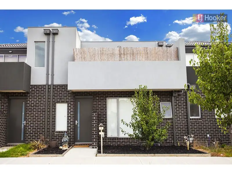 Main view of Homely townhouse listing, 5/15 Grattan Cove, Craigieburn VIC 3064