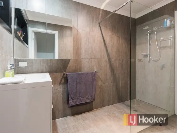 Sixth view of Homely house listing, 4 Barker Court, Endeavour Hills VIC 3802
