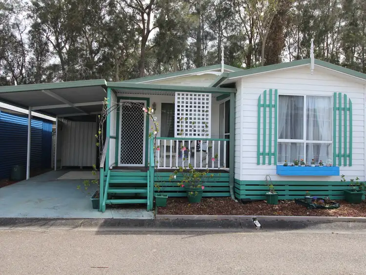 52 Seconds Ave Broadlands Estate, Green Point NSW 2251