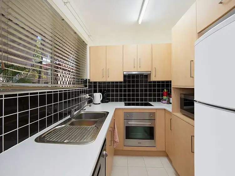 Main view of Homely unit listing, 2/34 York Street, Coorparoo QLD 4151